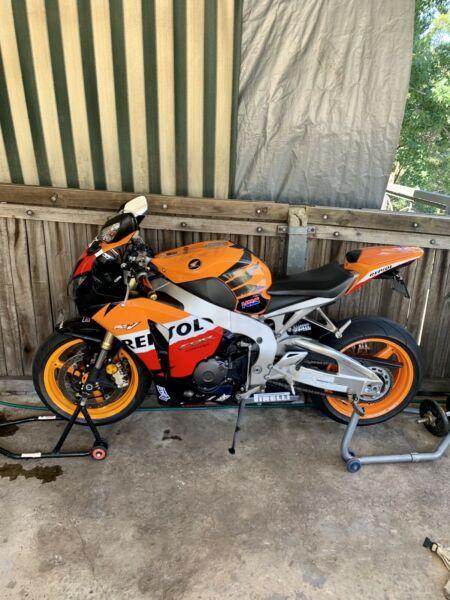Honda cbr 1000rr repsol limited-edition 270. Only serious buyer