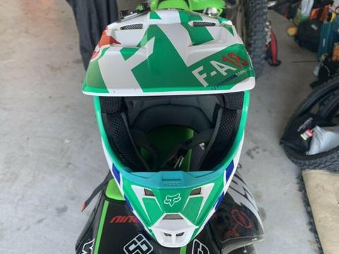 FOX Racing Y-Large Helmet