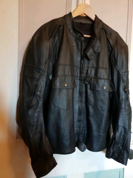 Leather motorcycle jacket with CE armor