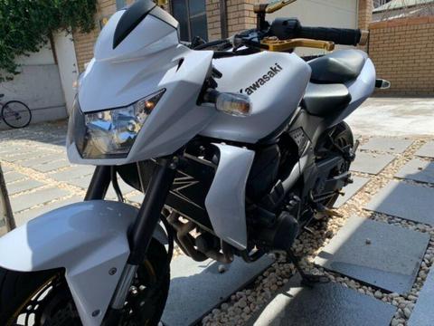 Kawasaki Z750 White 2019