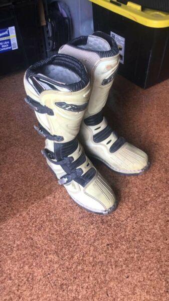 dirtbike boots