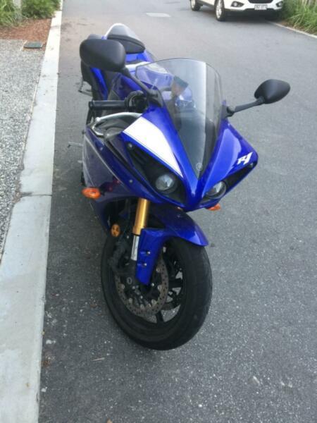 2009 Yamaha R1 Blue
