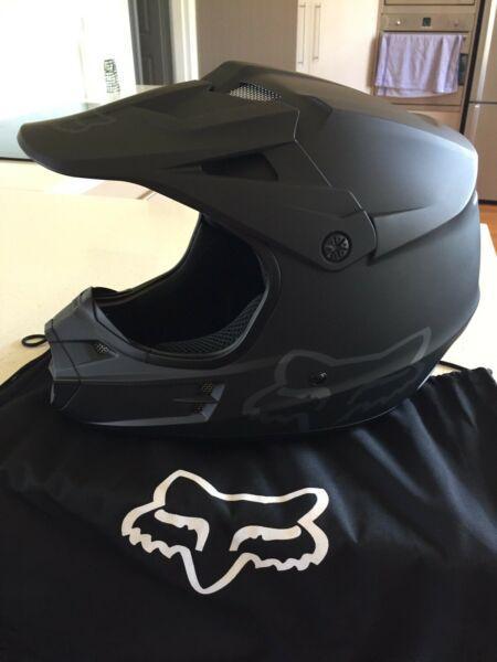 Brand New Fox helmet v2 size XL never used