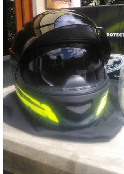 Motor Bike Helmet / scoter New RXT