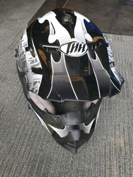 Off road motorbike helmet