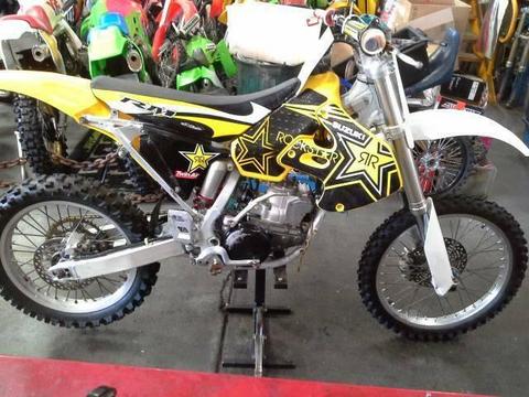 SUZUKI RM250 - 2000 Model - $2990