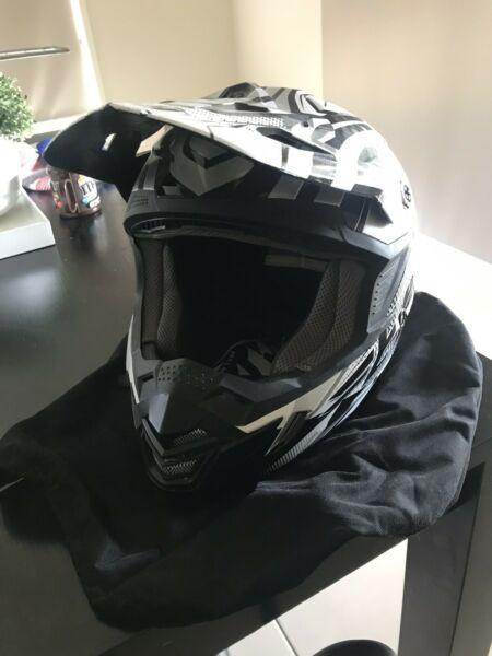 Motorbike/dirt bike helmet brand new