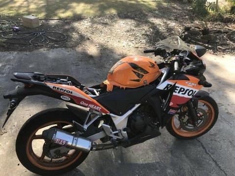 CBR 250 Repsol wrecking or as is