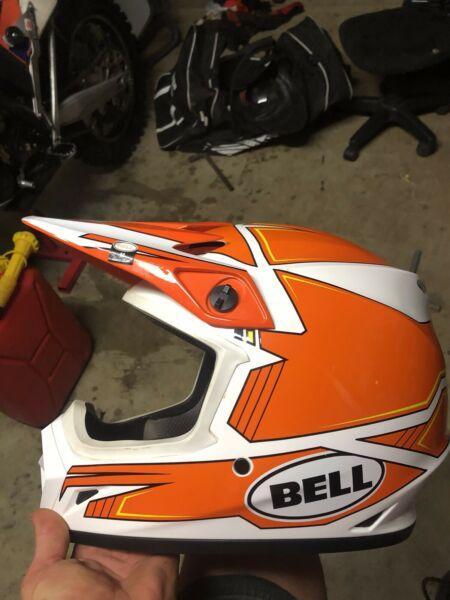 Bell Motorbike Helmet M