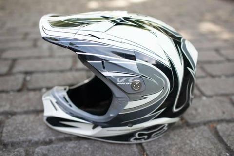 FOX Motorbike Helmet (Size Adult XXL/64cm)