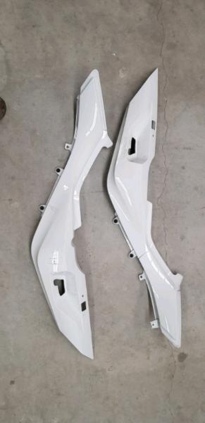 BMW R1200RT left and right side panels