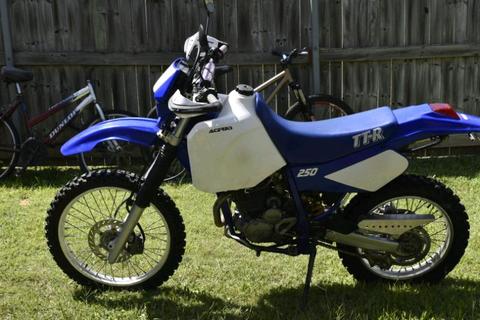 TTR250 motorbike