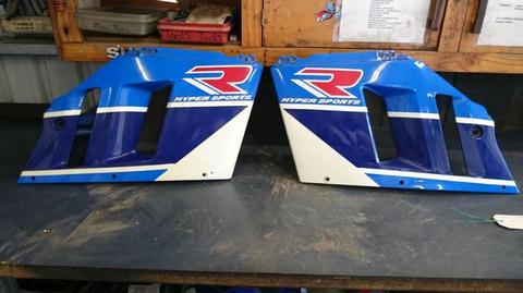 Suzuki GSXR750 side covers. Offers Wanted
