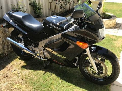 Kawasaki ZZR 250 MotoBike for Sale