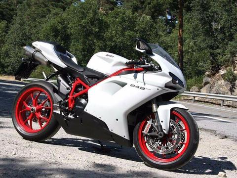 Wanted: Ducati 848evo nose fairing Arctic White WANTED