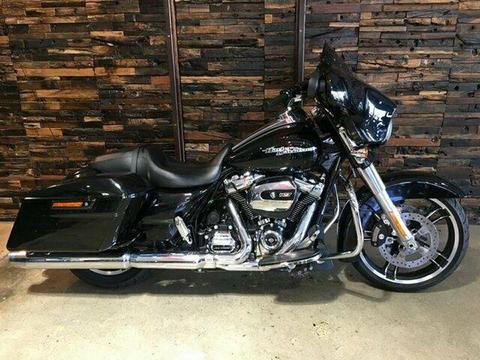 2017 Harley-Davidson FLHXS Street Glide Special Cruiser 1745cc