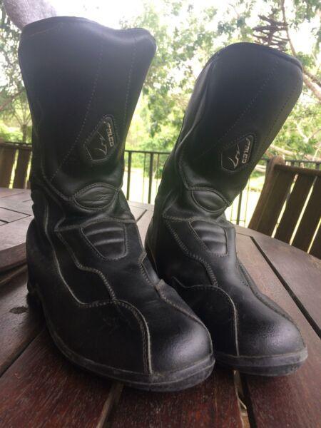 Motor cycle boots
