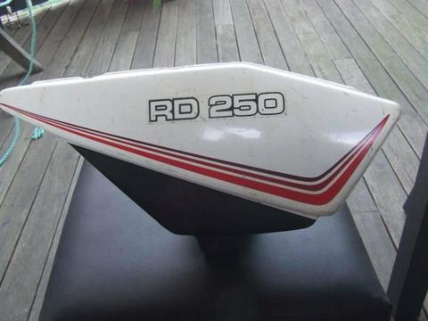 Yamaha RD 250 lc side cover