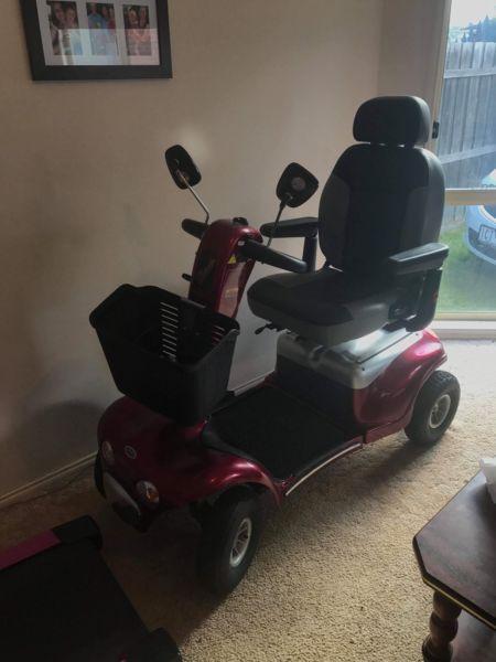 MOBILITY SCOOTER EXCELLENT CONDITION