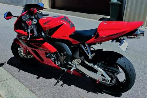 2005 Honda CBR 1000rr Fireblade