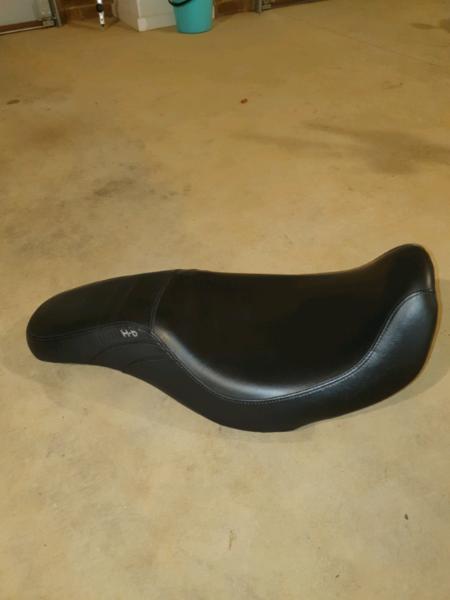 Harley Davidson Dyna low rider, Two up seat