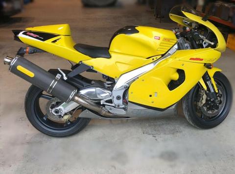 Aprilia Mille Motorcycle RSV1000 2001 Model (yellow) Immaculate