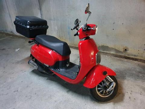 2012 Sachs Amici 125cc scooter