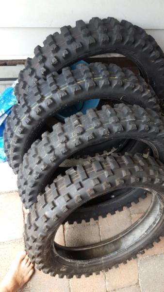 Dirt bike tyres