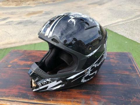 LARGE FOX v2 pilot Motorcycle Helmet / motocross