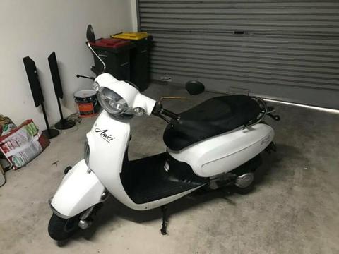 Scooter - Sachs Amici 125cc (REGO till 19 jan 2020)