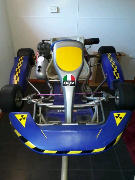 Arrow racing kart 