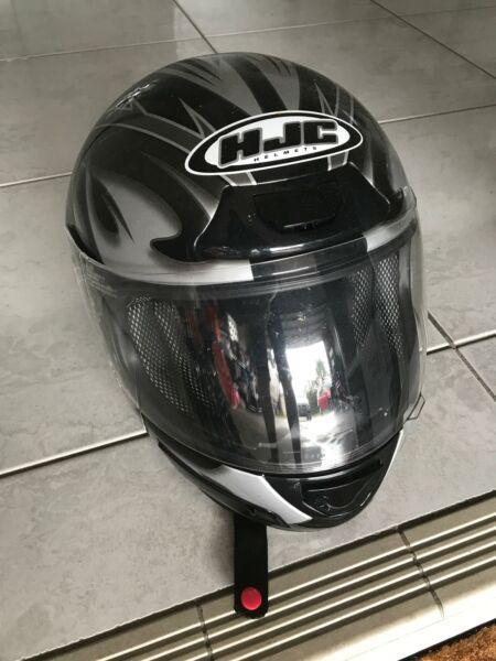 HJC motorcycle helmet - size Medium