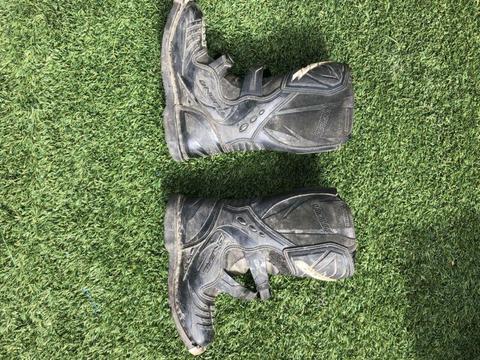 ONEAL MOTORBIKE BOOTS SIZE US 5