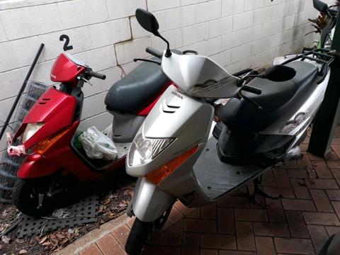 2x 100 cc Honda Lead scooter registered