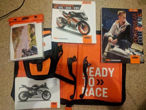 2015 KTM RC 390 Owners Manual and Service Warranty Booklet