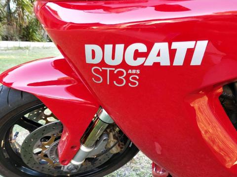 Ducati ST3s