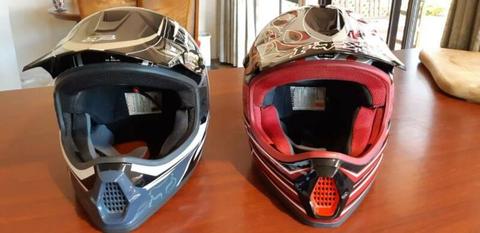 Fox Tracer dirt bike helmets