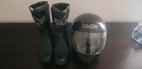 Motorbike boots 12AU and helmet XL - good condition used