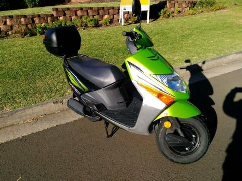 Honda Lead Scooter 100cc - great town transport