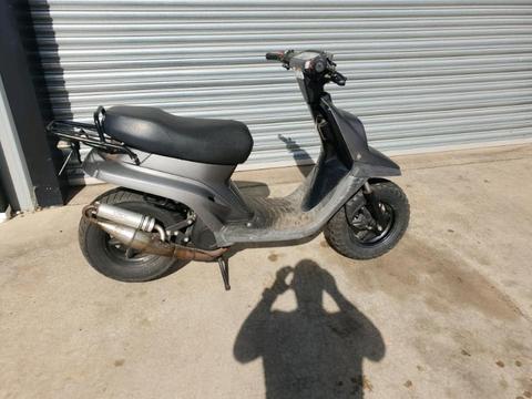 1998 Yamaha cw50 scooter