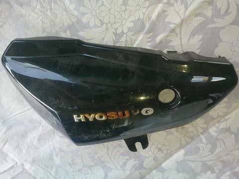 Hyosung GV250 Earlier style LH side cover, around 1999-03 G/C $20