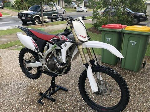 YZ250F ! As new !