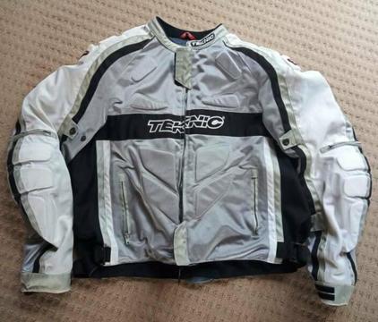 Motorbike jacket for big fellas / fellarettes