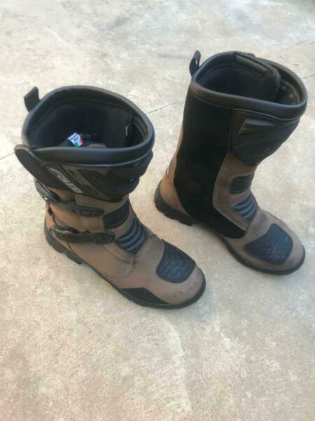 Falco Mixto Adventure motorcycle boots