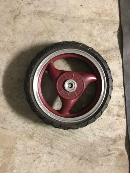 Moped tyres & wheels