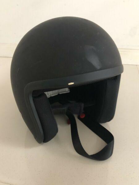 Open face helmet - small