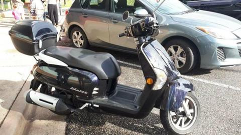 Kymco Like Scooter registered to 02/2020
