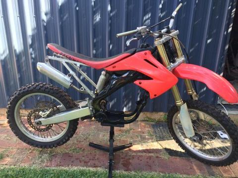 CR250 04 project CR 250