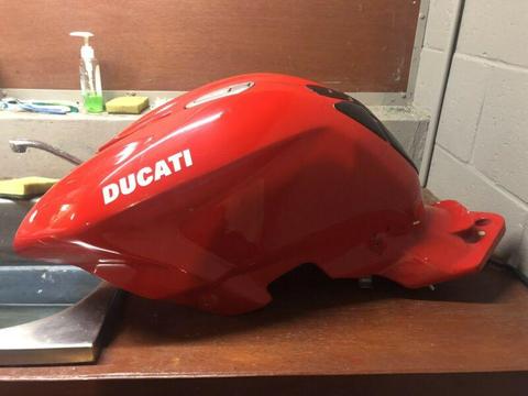 Ducati Streetfighter Tank