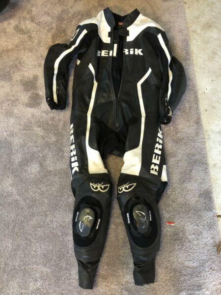 Motorcycle racing suit
